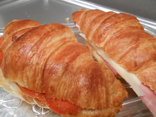 017 - croissants sopar, nyam (600x450).jpg