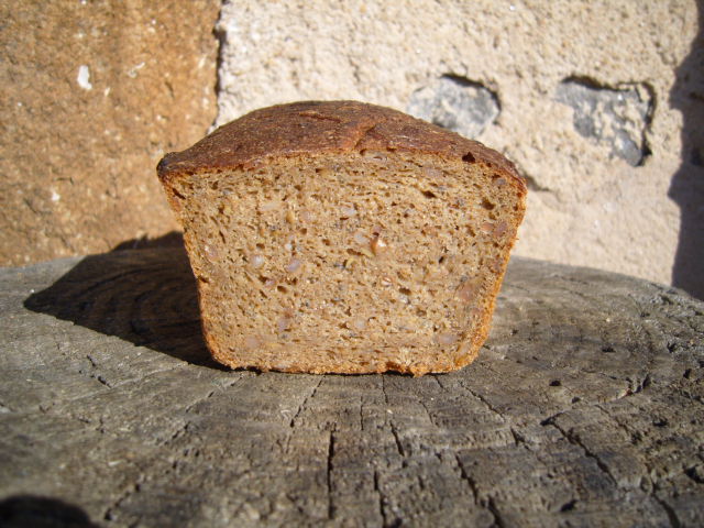 230 Pan de centeno con cereales