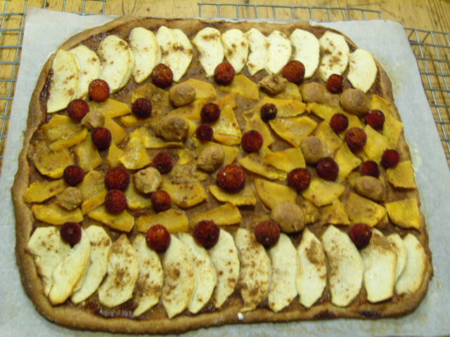 334 coca de manzana,calabaza y madroños